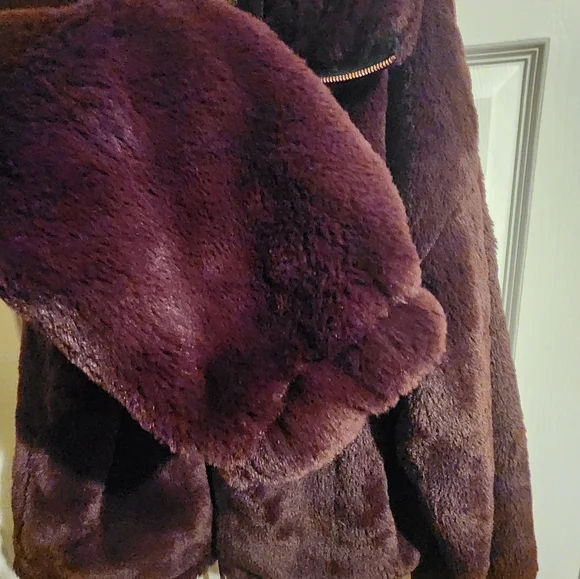 Lucky Brand Burgundy Teddy Jacket with Oversized Fit and Cozy Plush Texture Nwot - Picture 5 of 10